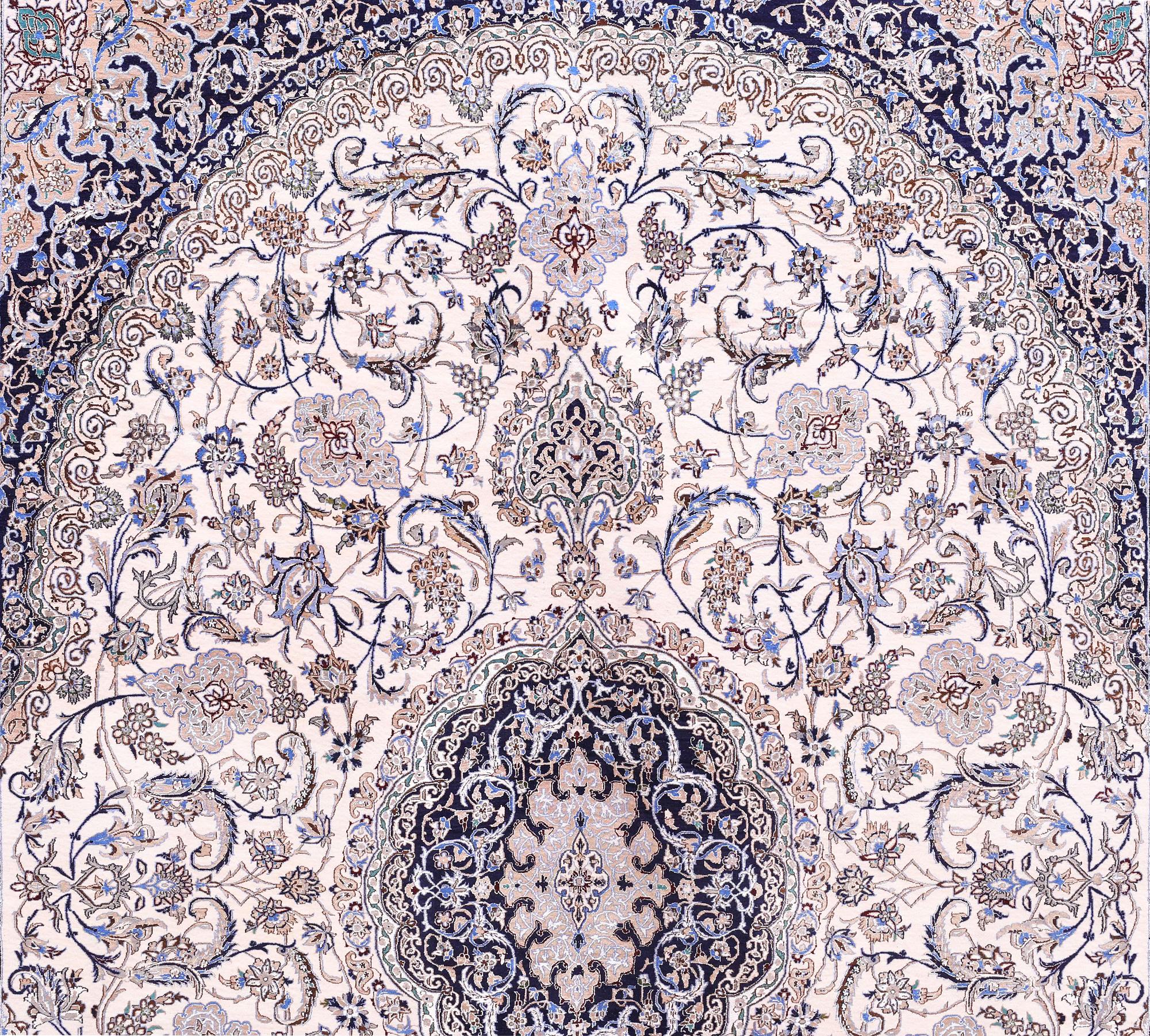 Nain part silk, 6LAA, signed, ca 392 x 300 cm.