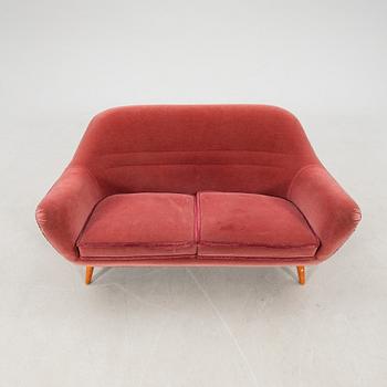 Sofa mid-20th century.