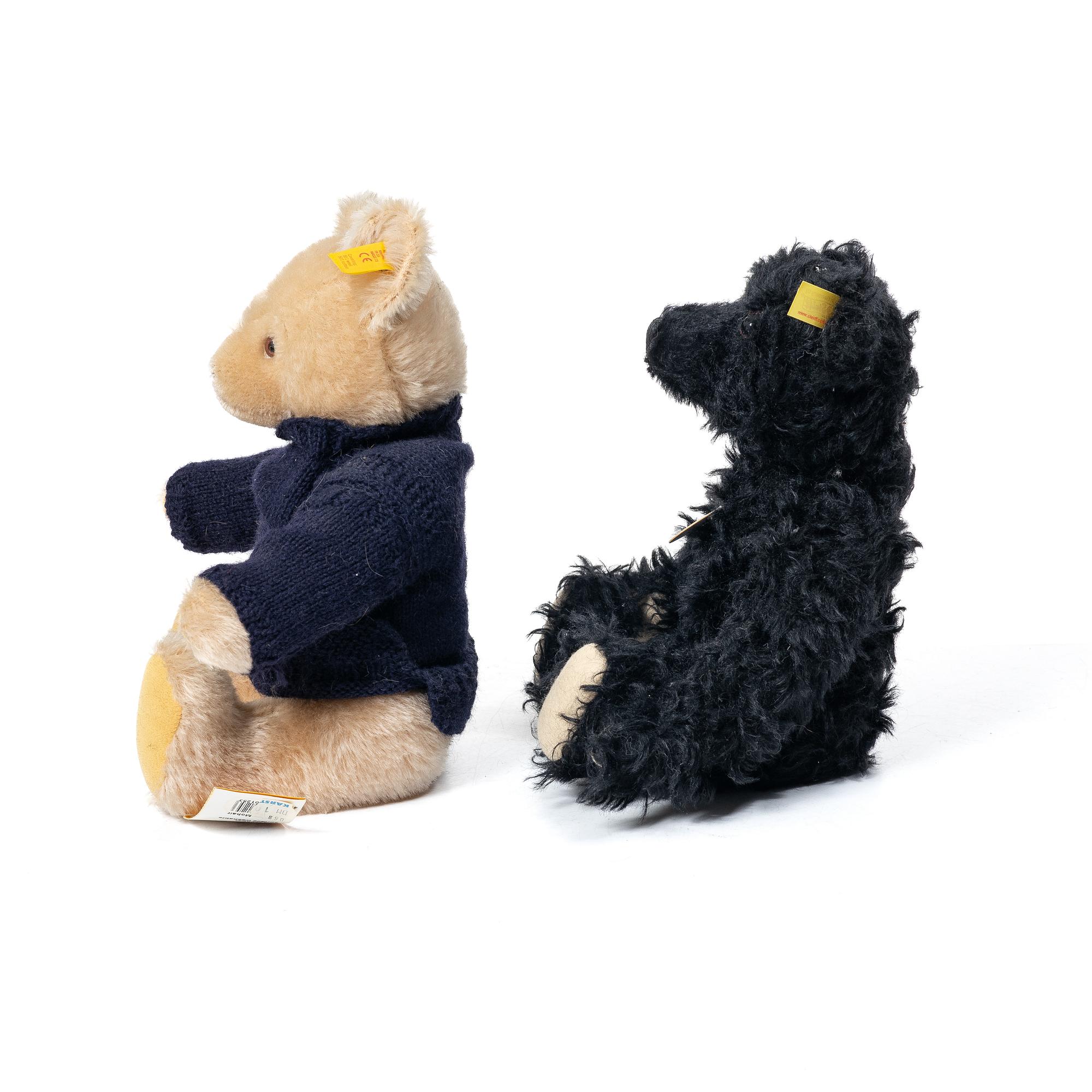 Steiff teddy bears, 2, second half of the 20th century.