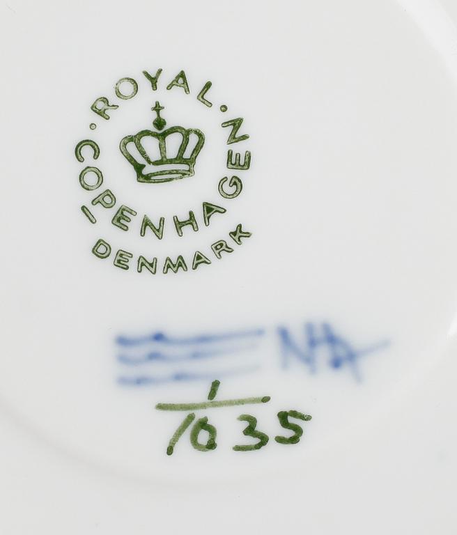 SERVISPORSLIN, 7 delar, Musselmalet, Royal Copenhagen.