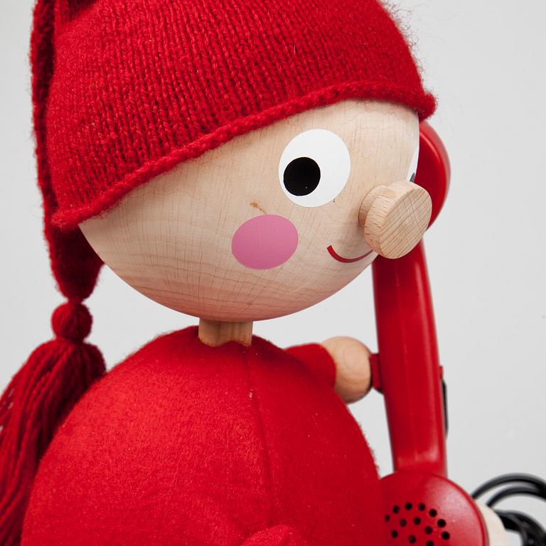 NISSE SVENSSON MED TELEFONLUR, NK 2014, JoAnn Tan Studio.