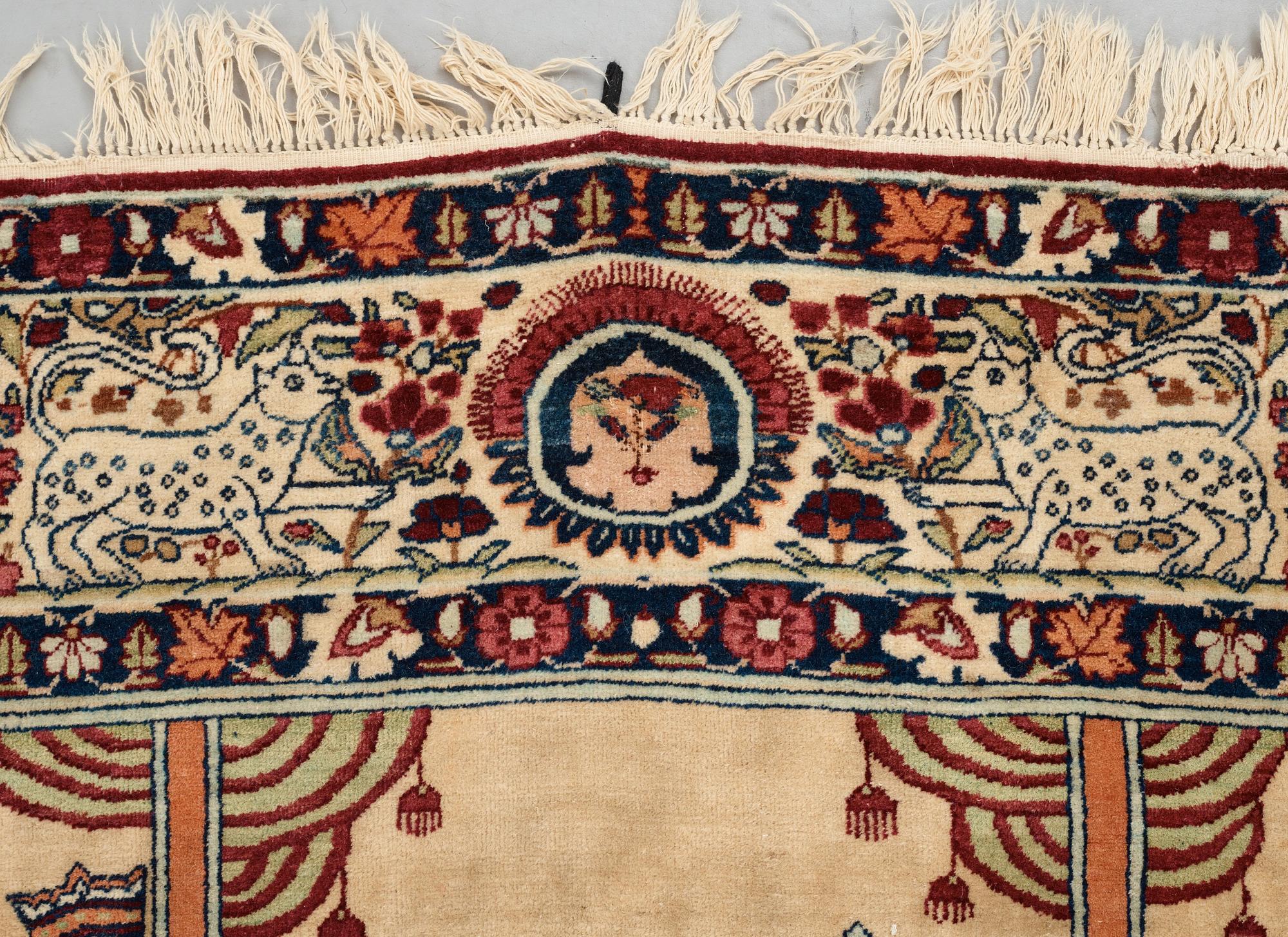 Matta, antik Kirman Laver figural, ca 204-205 x 138,5-139 cm (samt kortsidorna med ca 0,5 cm slätväv).