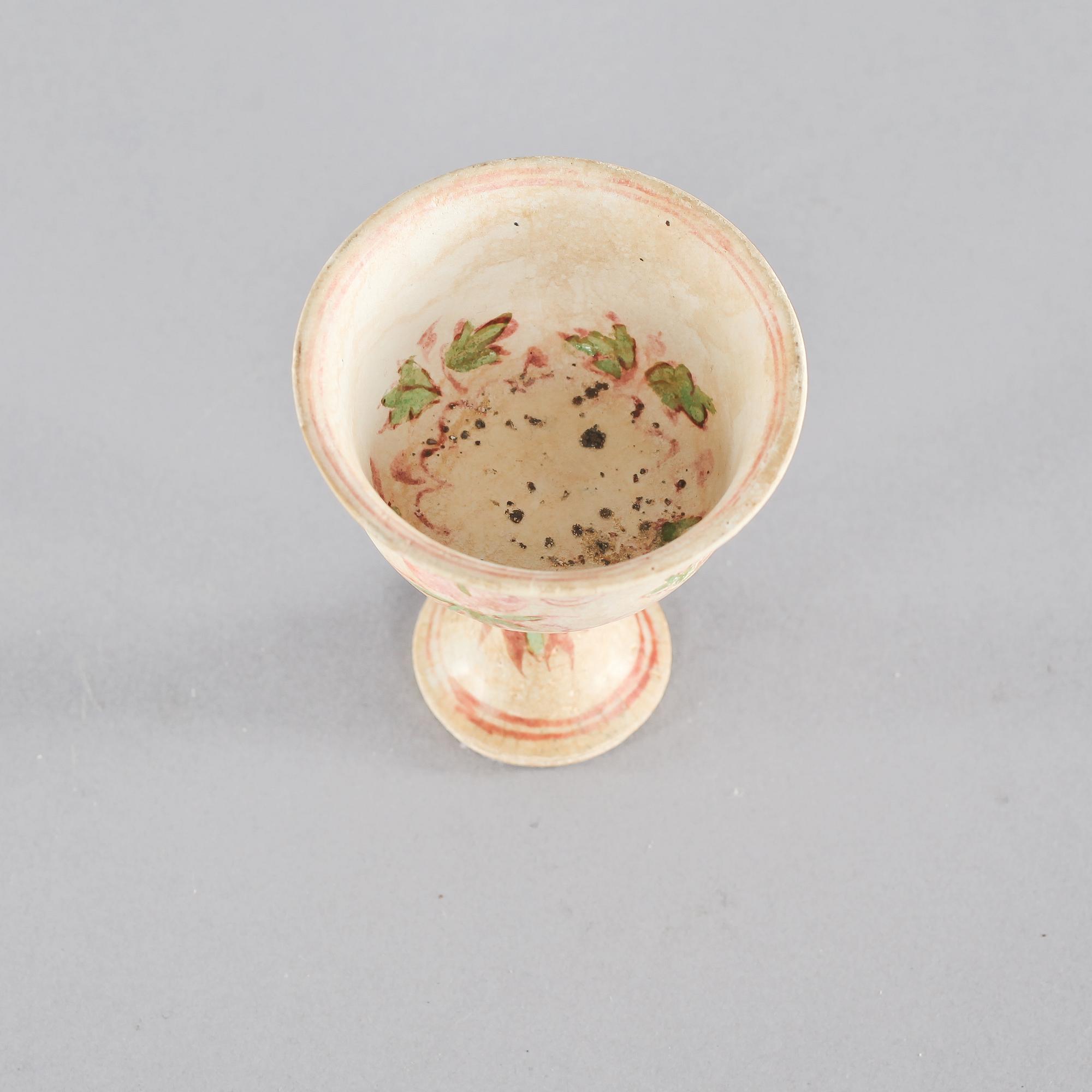 SKÅL PÅ FOT, keramik, Kina, troligtvis Ming.