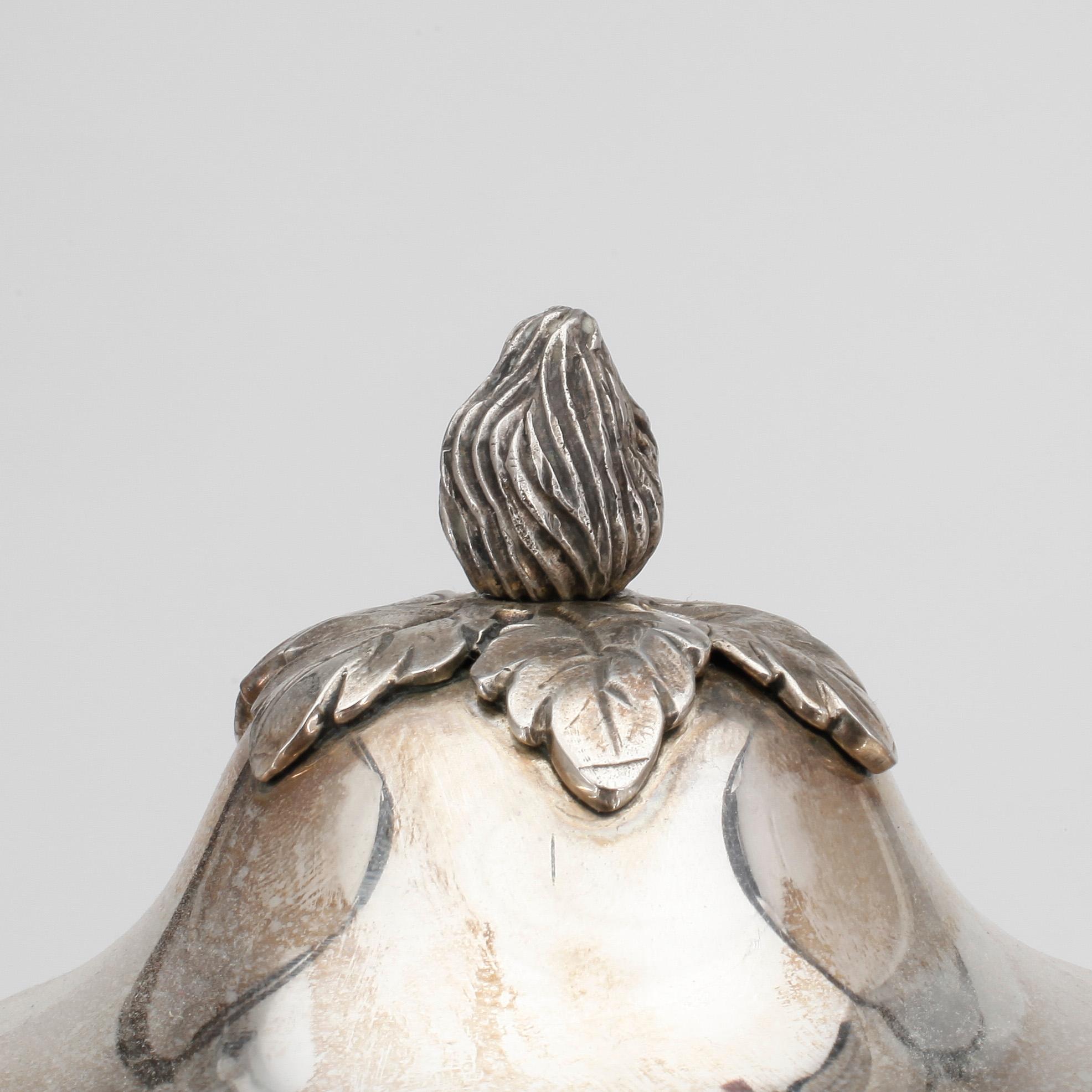 BONBONJÄR, silver, svenska importstämplar, 1900-tal. Vikt ca 695 g.