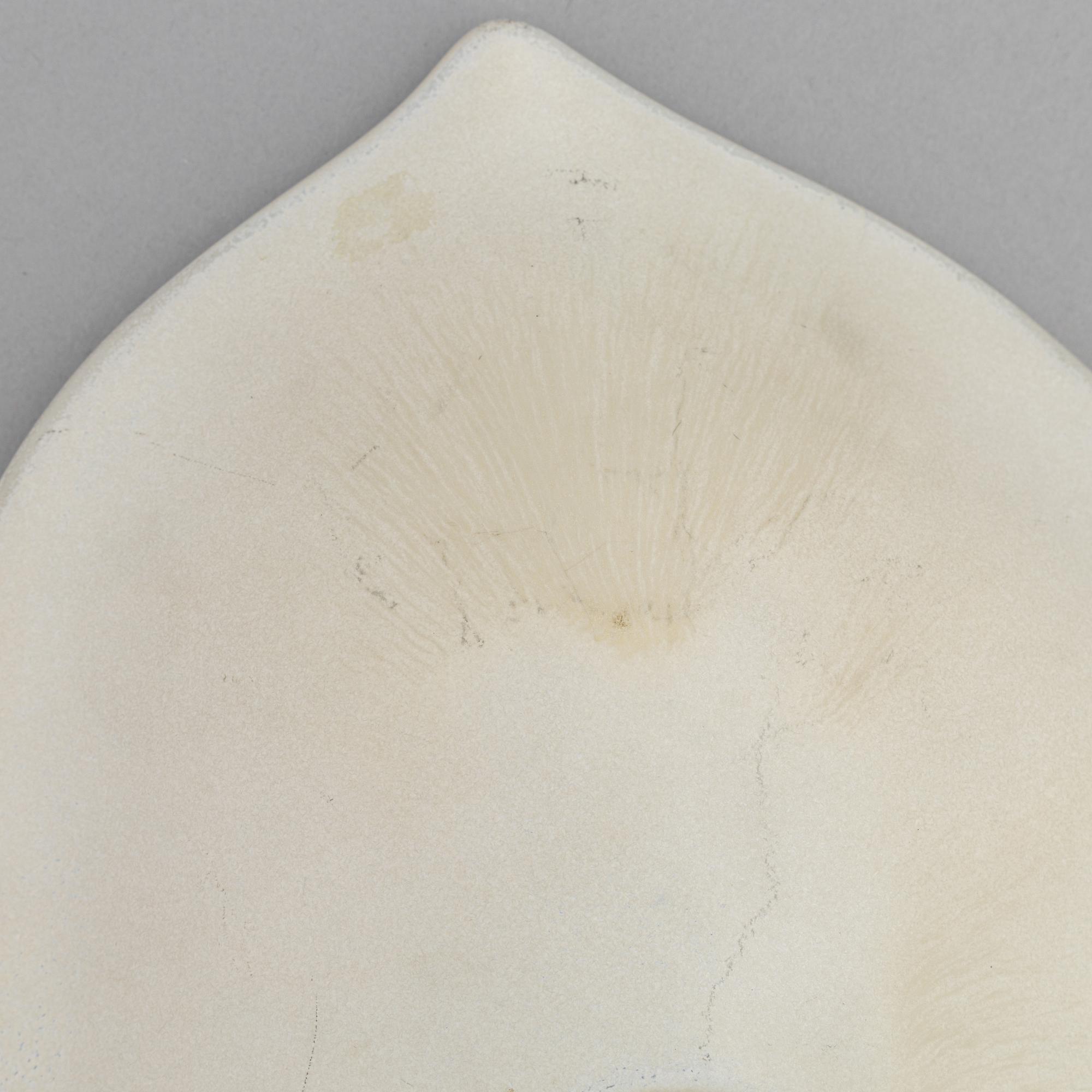 Gunnar Nylund, a stoneware dish, Rörstrand.