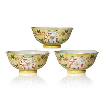 836. A group of three lantern bowls, late Qing dynasty/Republic.