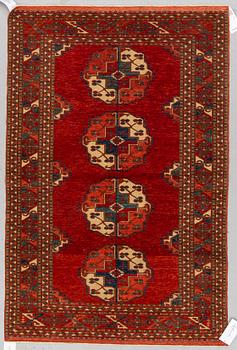 A RUG, ORIENTAL, CA 142 x 92 cm.