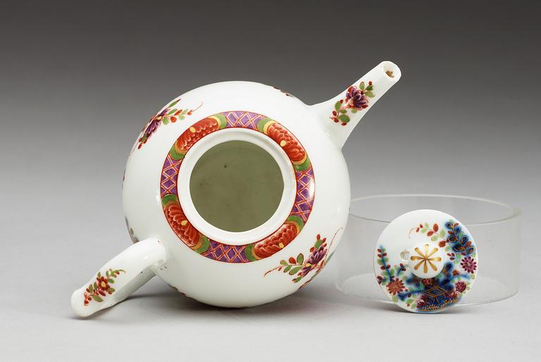 A Meissen 'Kakiemon' pot with cover, 18th century.