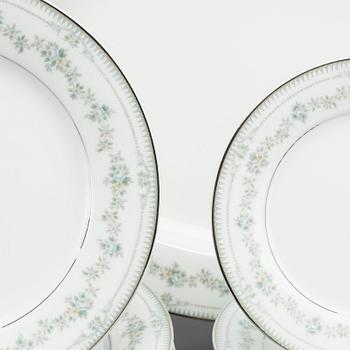 A Japanese Noritake 78 pcs dinner set, mid 1900's.