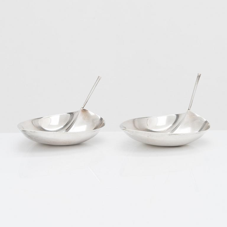 Tapio Wirkkala, skålar, 2 st, silver, TW 4, Kultakeskus, Tavastehus 1964.