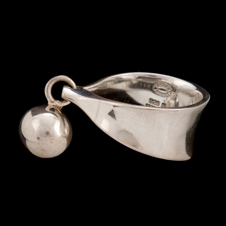 A sterling silver ring by VIVIANNA TORUN BÜLOW-HÜBE for Georg Jensen, after 1945.