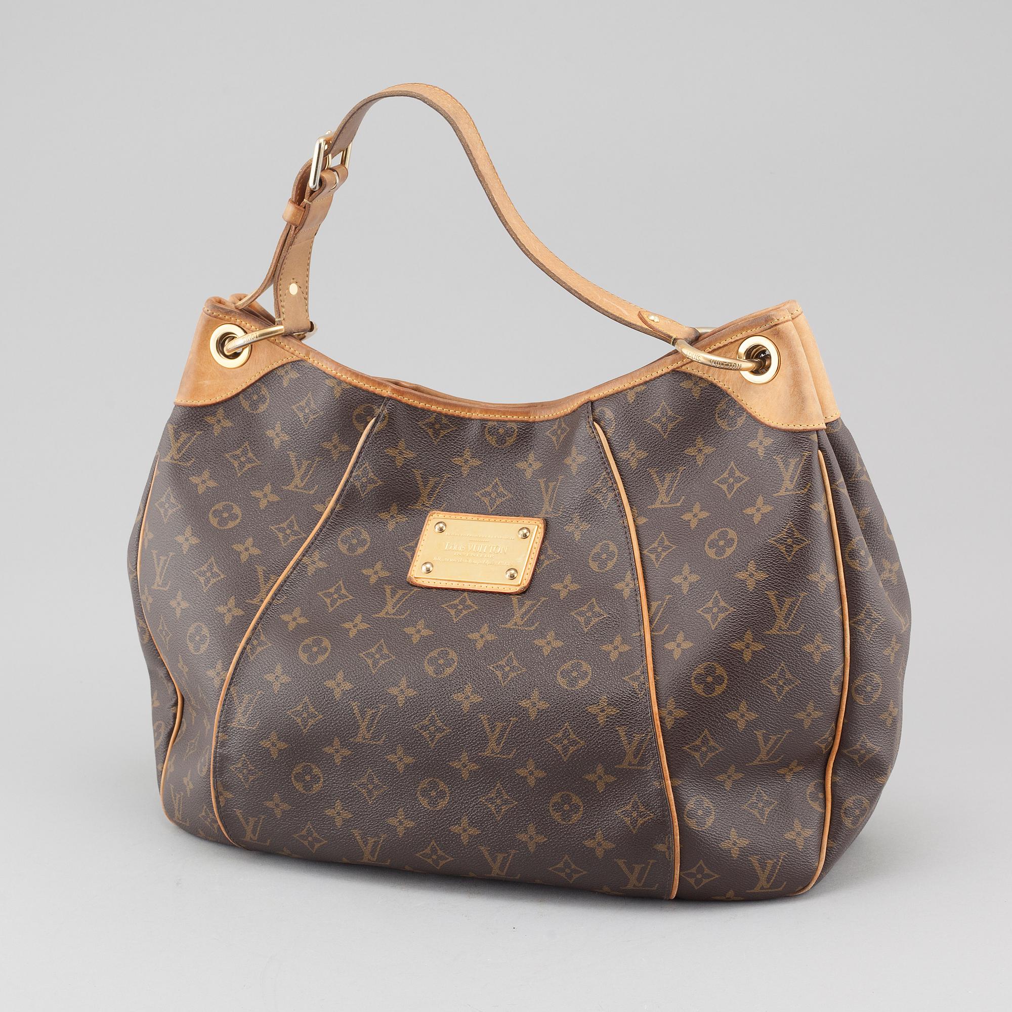 LOUIS VUITTON,.