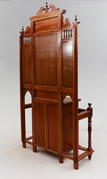 HALLMÖBEL, England, 1900-talets andra hälft.