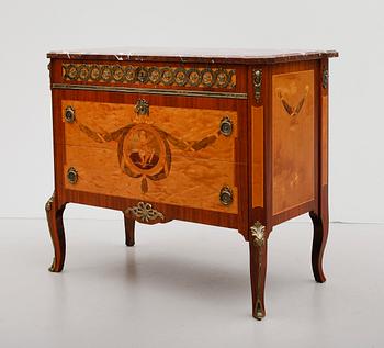 BYRÅ, gustaviansk stil, 1900-talets mitt.