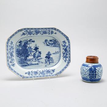 A blue and white jar and serving dish from the 18th and 19th century.