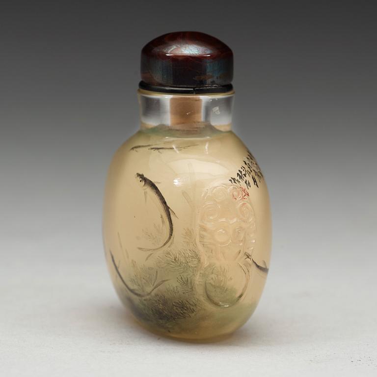 A Chinese snuffbottle, 20th Century.