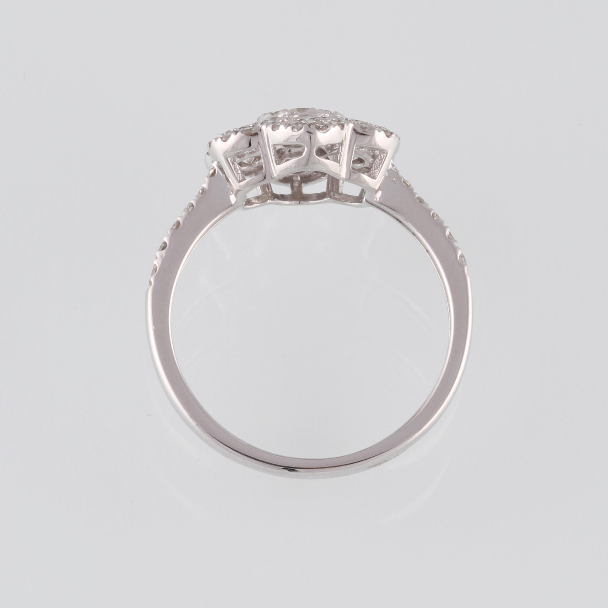 RING, 18K vitguld med briljantslipade diamanter ca 0.82 ct.