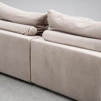 A six-piece modular sofa 'Groundpiece', Flexform, Italy.
