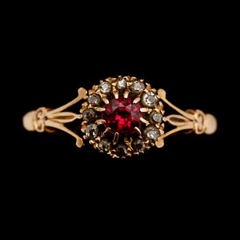 RINGAR, 3 st, 18 k guld, sv stämp, 1900-tal, med olika stenar. Vikt ca 12 g.