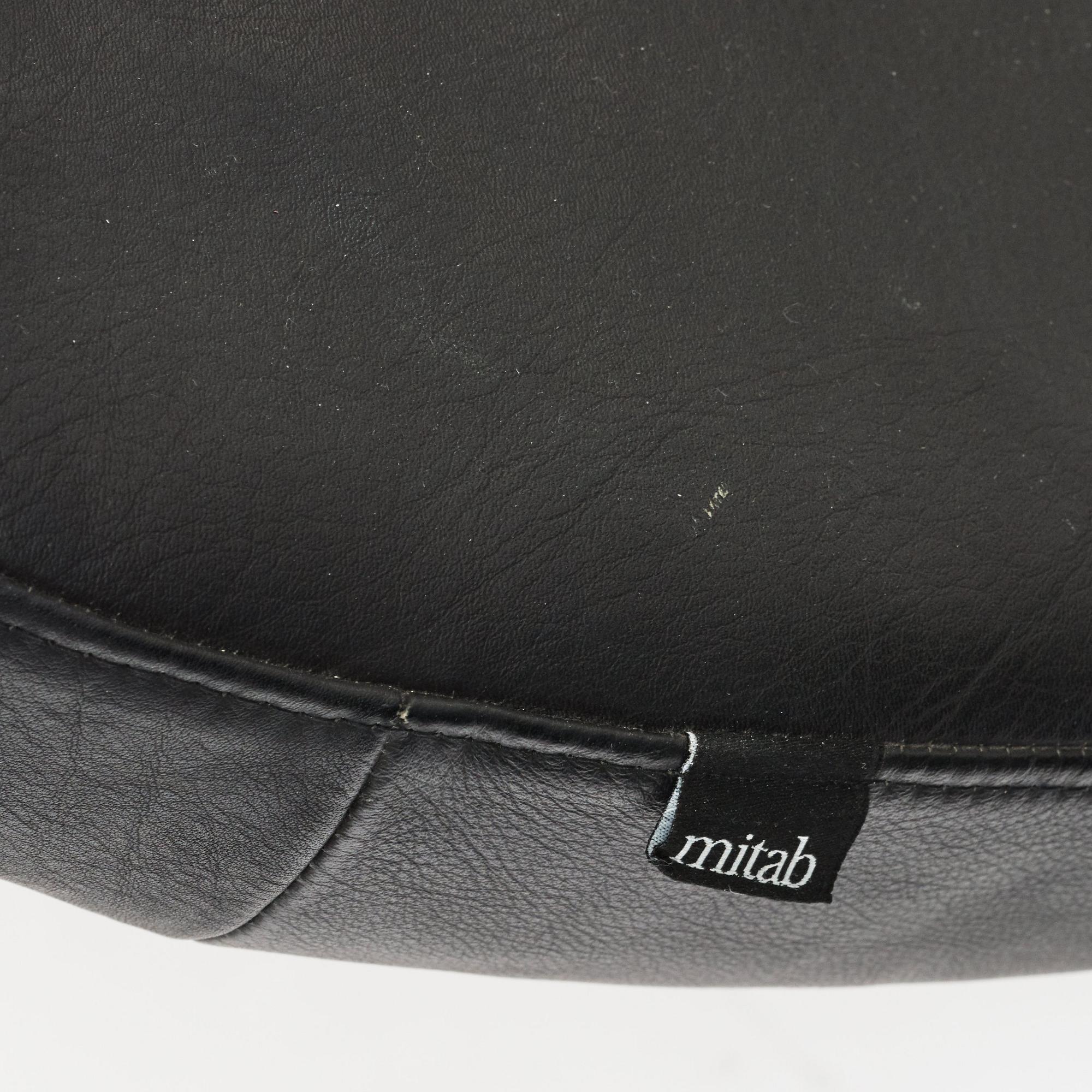 Jurij Rahimkulov, "Director", sofa, Mitab.