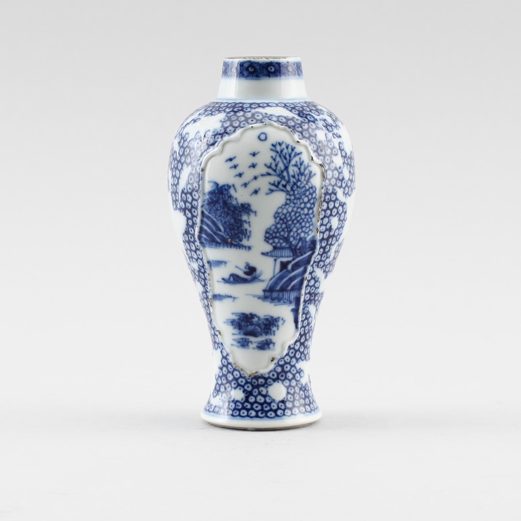 VAS, porslin, Kina, 1700-tal.