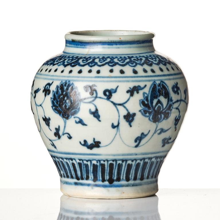 A blue and white 'lotus' jar, Ming dynasty, 16th century.