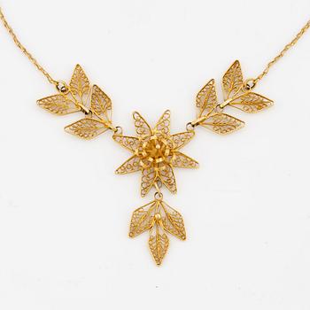 Necklace, 18K gold, filigree work.