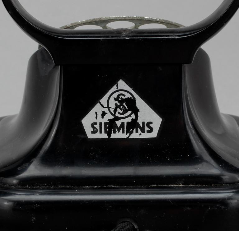 TELEFONER, 2 stycken, Siemens, 1900-tal.
