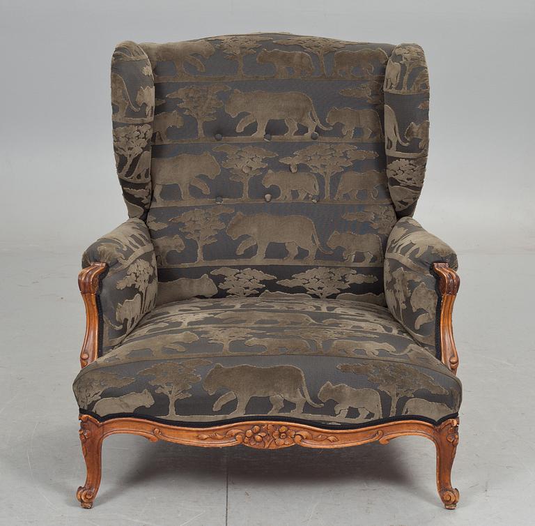 ÖRONLAPPSFÅTÖLJ, 1900-talets första hälft.