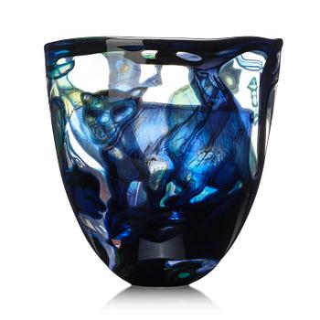 27. Eva Englund, a graal glass vase, Orrefors, Sweden, 1990.