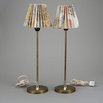 BORDSLAMPOR, ett par, mässing, 1900-talets mitt.