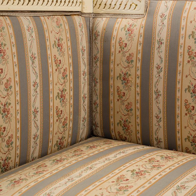 A provincial Gustavian sofa, early 19th Century.