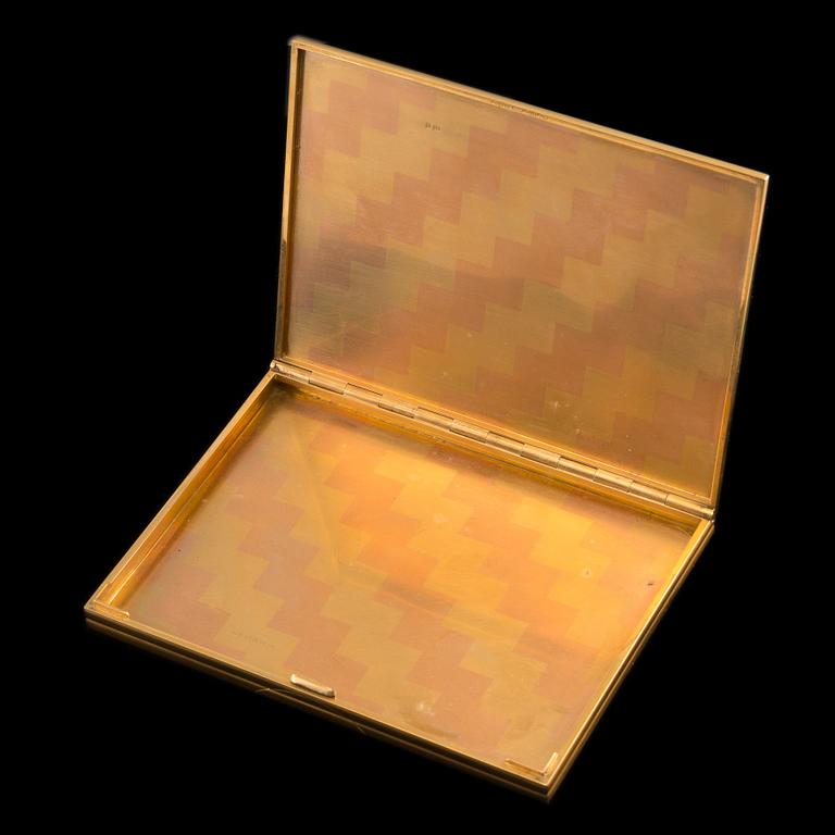 A CIGARETTE CASE, Cartier, 18K red- and yellow gold. Cartier London 1936. Weight 215 g.