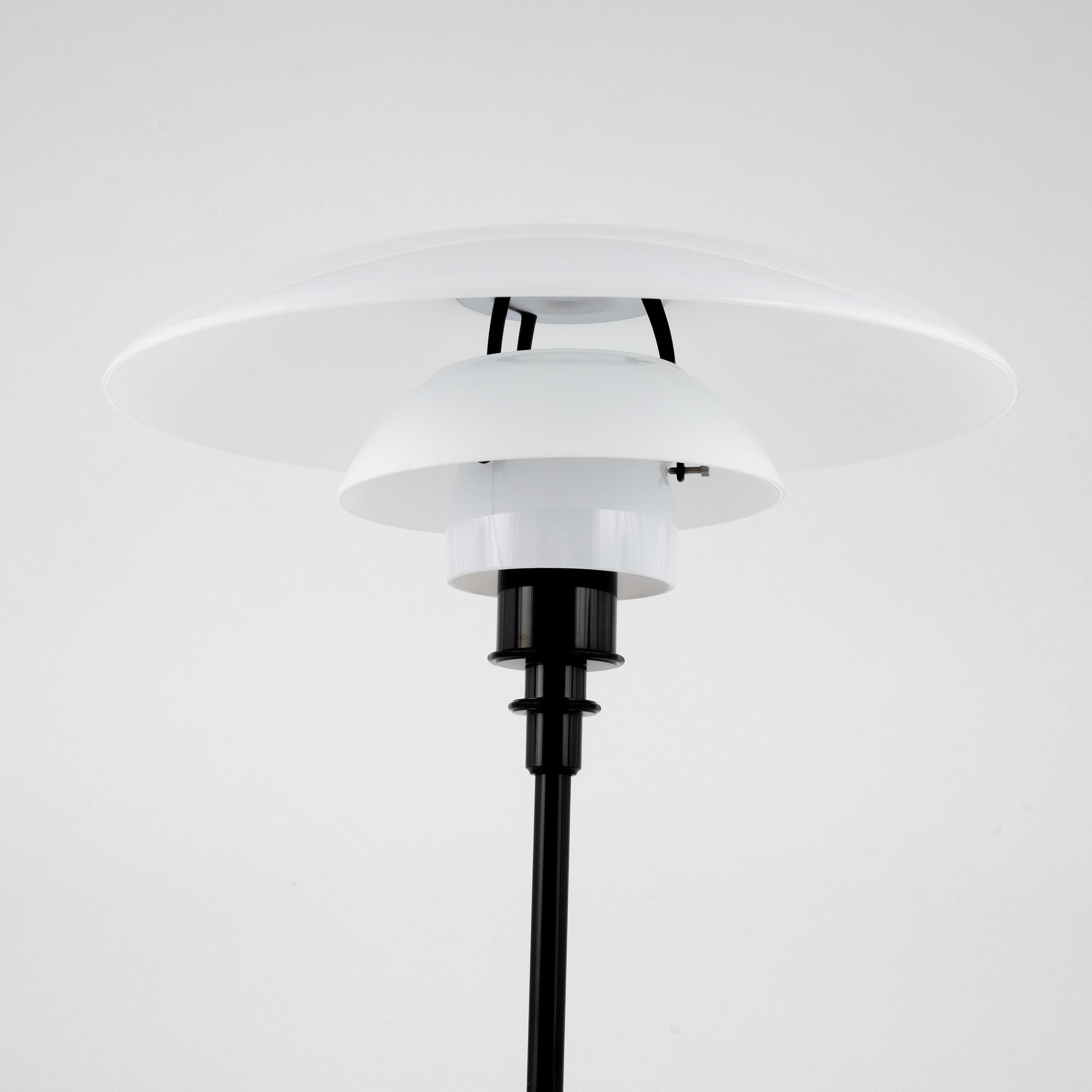 Poul Henningsen, bordslampa, "PH 3½-2½", Louis Poulsen, Danmark.
