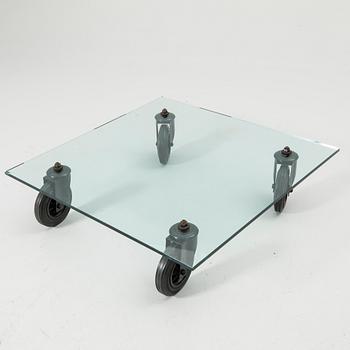 Gae Aulenti, soffbord, "Tavolo con Ruote", Fontana Arte, Italien sent 1900-tal/2000-tal.