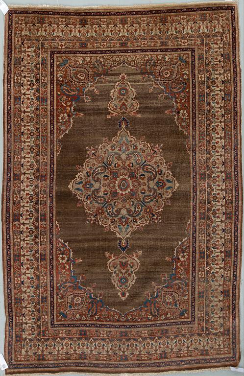 An antique Tabriz, probably Hadjijalili, ca 215 x 140 cm.