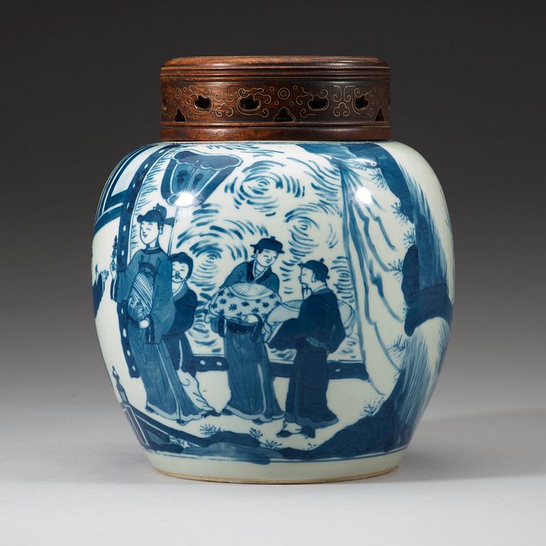 A blue and white jar, Qing dynasty Kangxi (1662-1722).