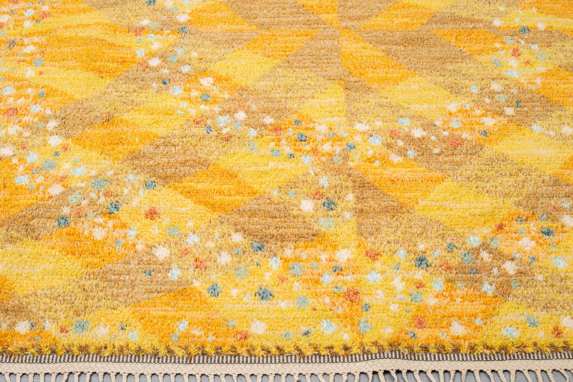 Barbro Nilsson, Matto, "Magdalena, gul", knotted pile, ca 389-391,5 x 303-305 cm, signed AB MMF BN.