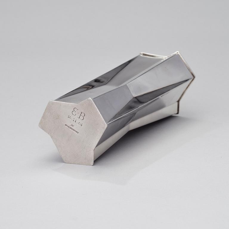 TAPIO WIRKKALA, vas TW 226, silver, Hopeakeskus, Tavastehus 1963. Vikt 352 g.