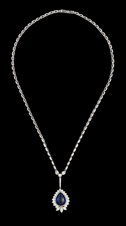 COLLIER CABOCHONSLIPAD BLÅ SAFIR 9.90 CT.