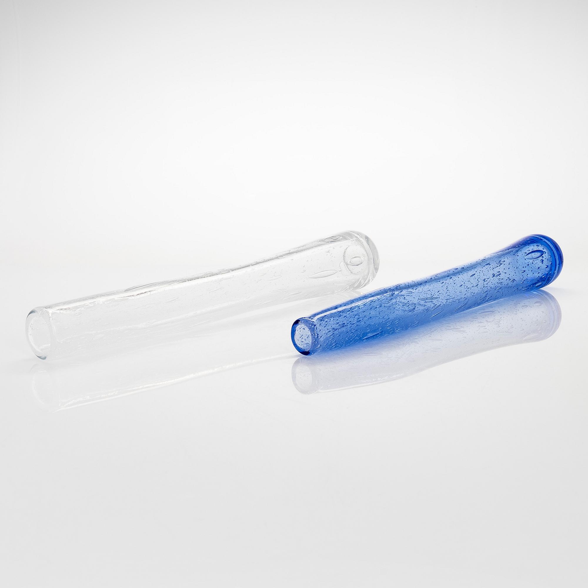 Tiina Nordström, konstglas, 2 st, signerade Tiina Nordström, Iittala/Nuutajärvi 1994.