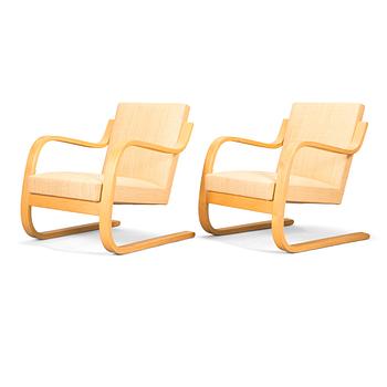 Alvar Aalto, A a pair of mid-20th century '34/402' armchairs for  O.Y. Huonekalu- ja Rakennustyötehdas A.B. Finland.