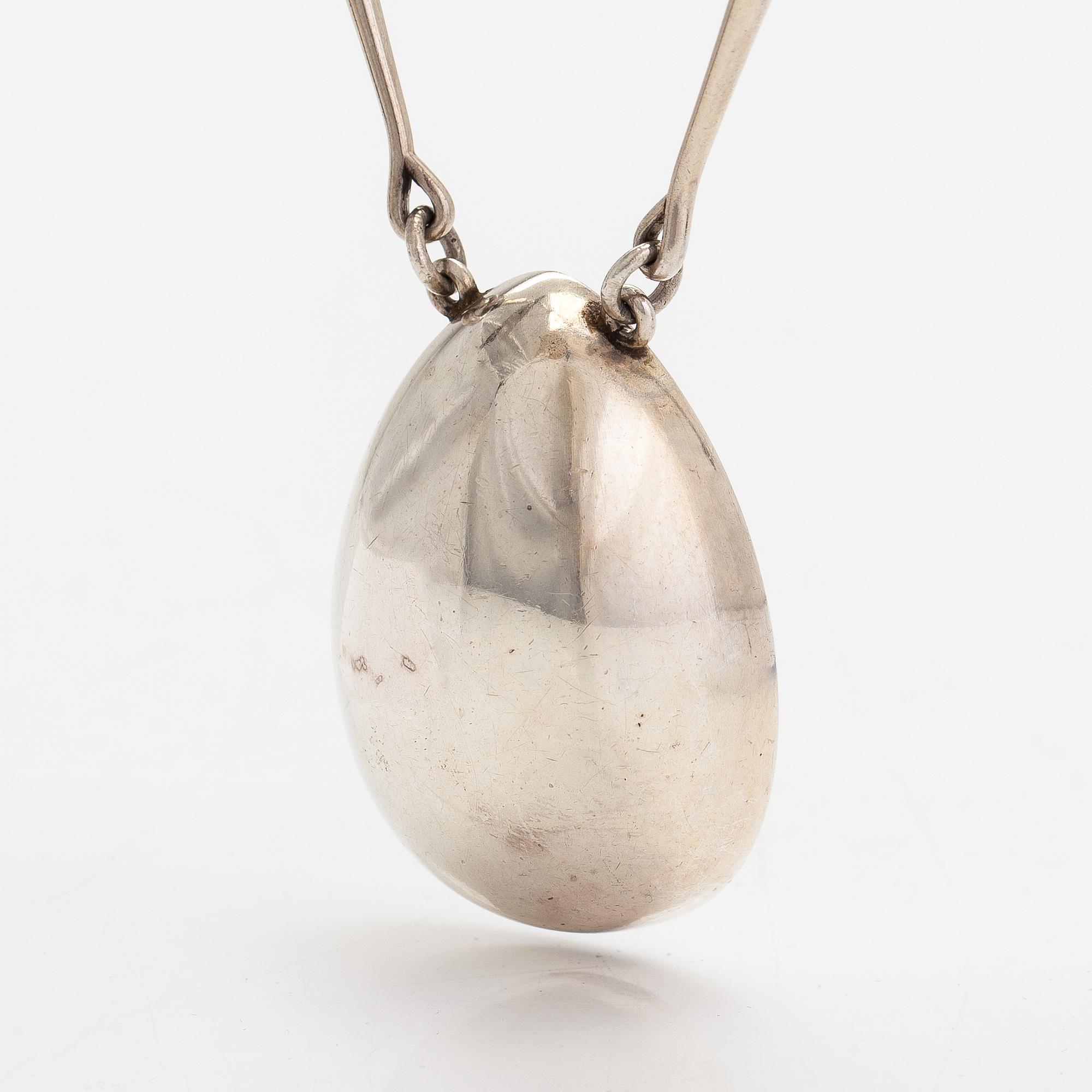 Georg Jensen/Astrid Fog, a sterling silver necklace. Model no. 122.