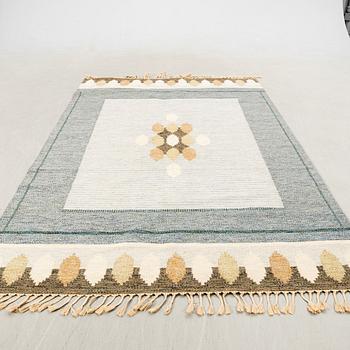 Ingegerd Silow, Rug, flat weave, signed, approximately 304x199 cm.
