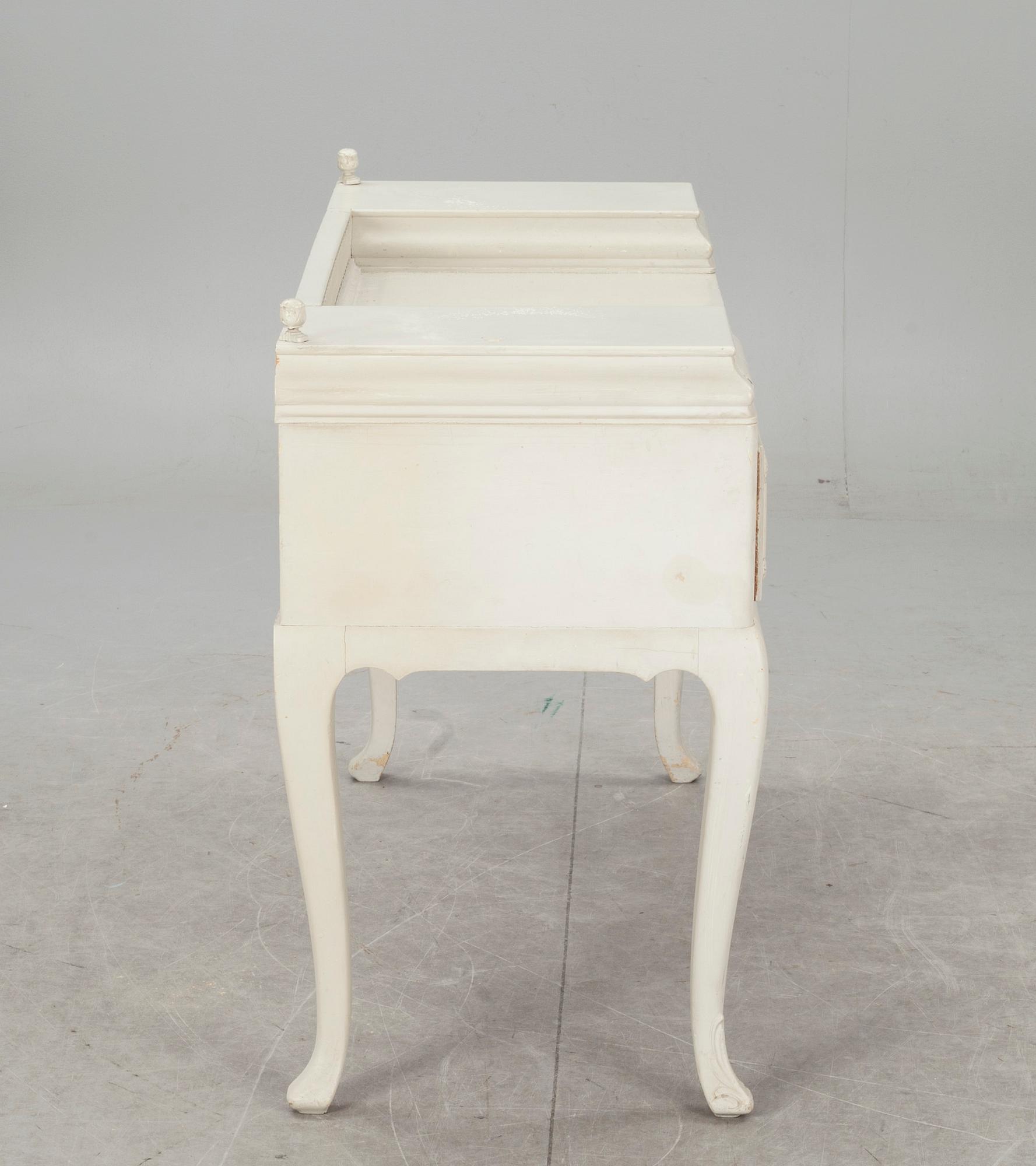 TOALETTBORD, rokokostil, 1900-talets mitt.