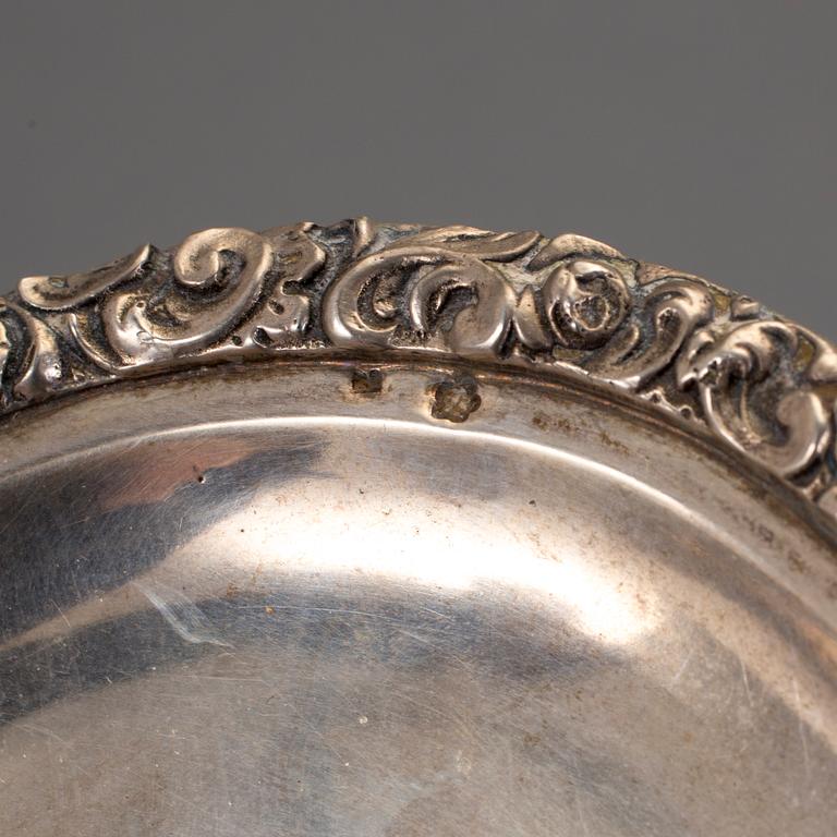 BRICKA, silver, Österrike-Ungern 1872-1922. Vikt ca 1295 gram.