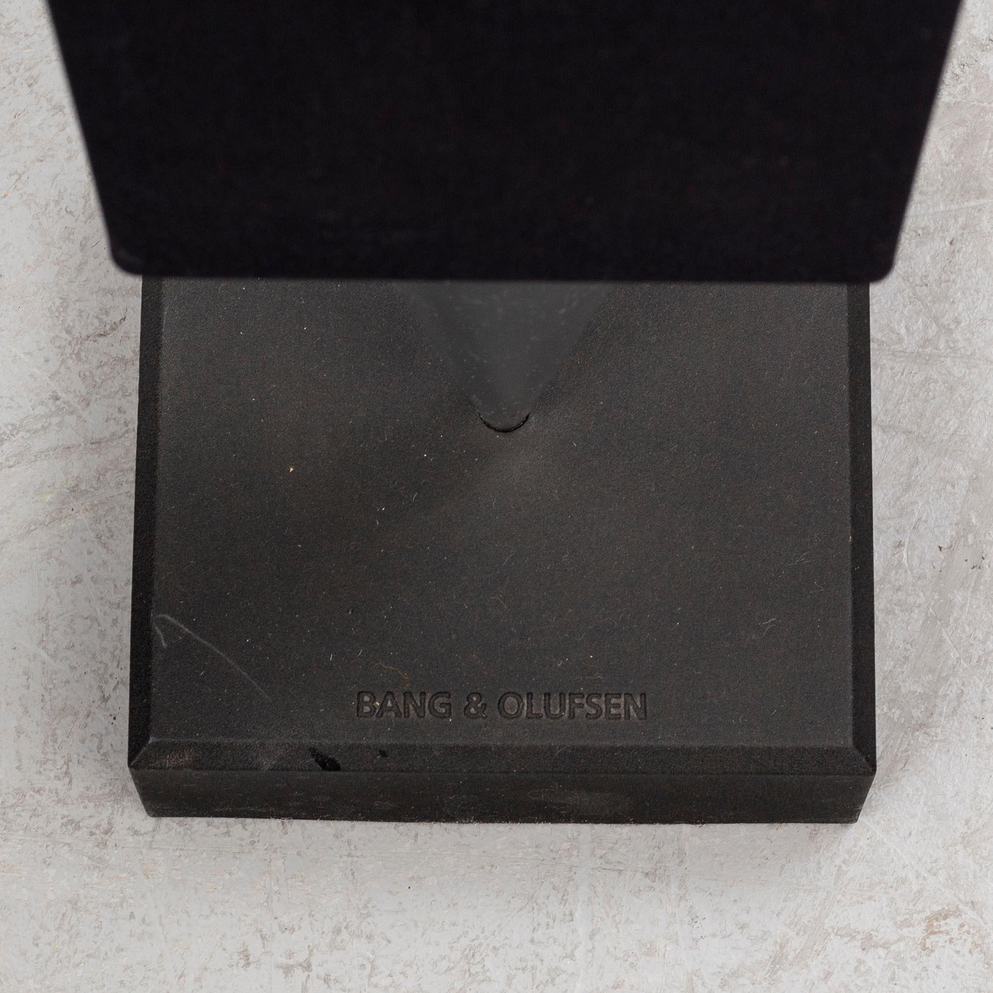 KAIUTTIMET, 2 kpl, Bang & Olufsen.