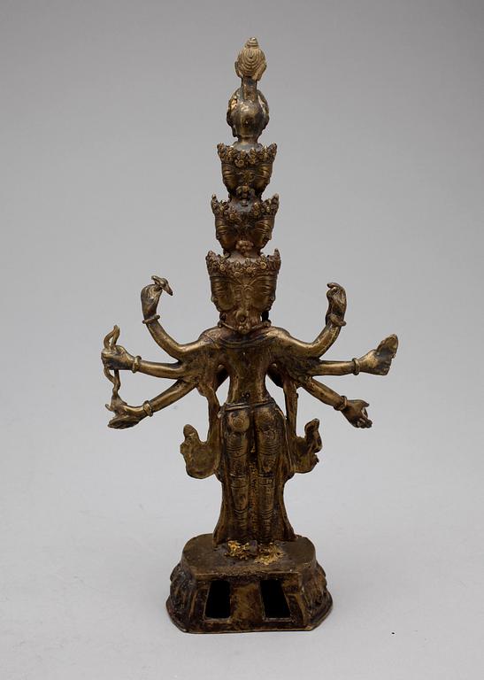 HINDUISK GUDOM, patinerad metall.