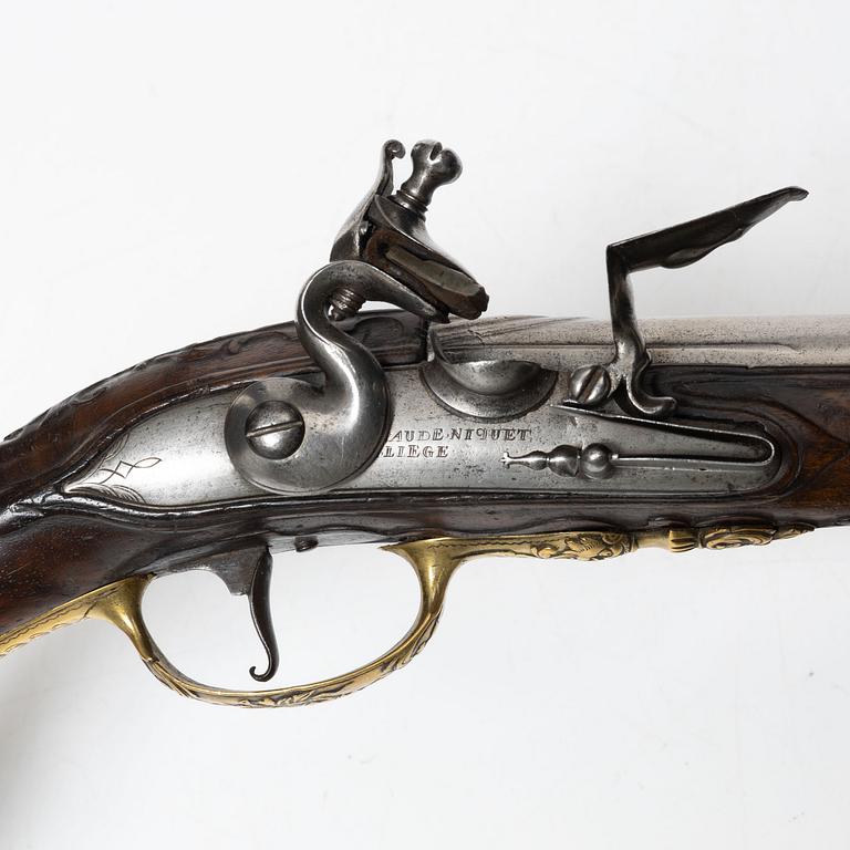 Flintlåspistol, av Claude Niquet, Liège, 1700-talets mitt.