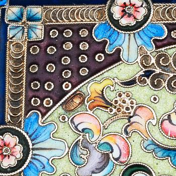 Cigarettetui, silver och cloisonnéemalj, Bril & Girshman, Moskva 1908-1917.